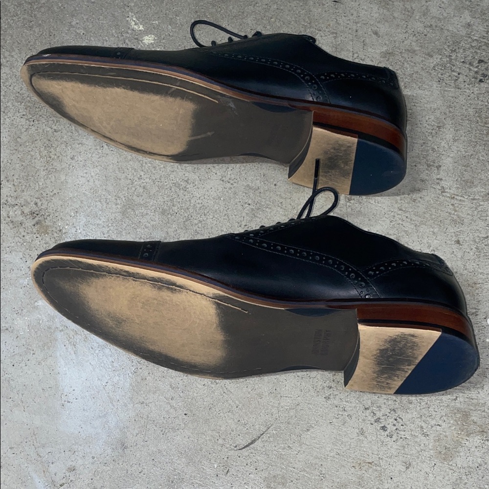 Johnston & Murphy Black Oxford Shoes - Picture 6 of 6